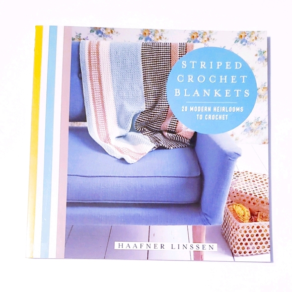 ST. Martins Griffins Other - STRIPED CROCHET BLANKETS 📖  BOOK